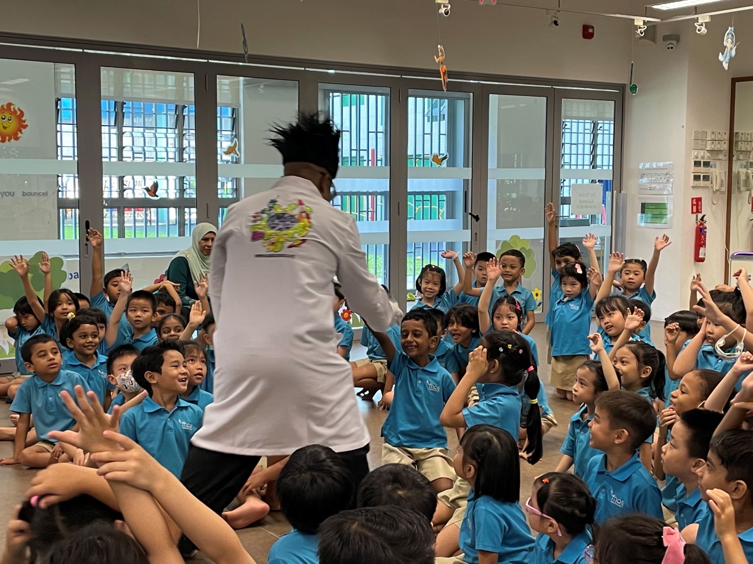 MK@AG invited Mad Science on the last day of school term for a fun-filled session.